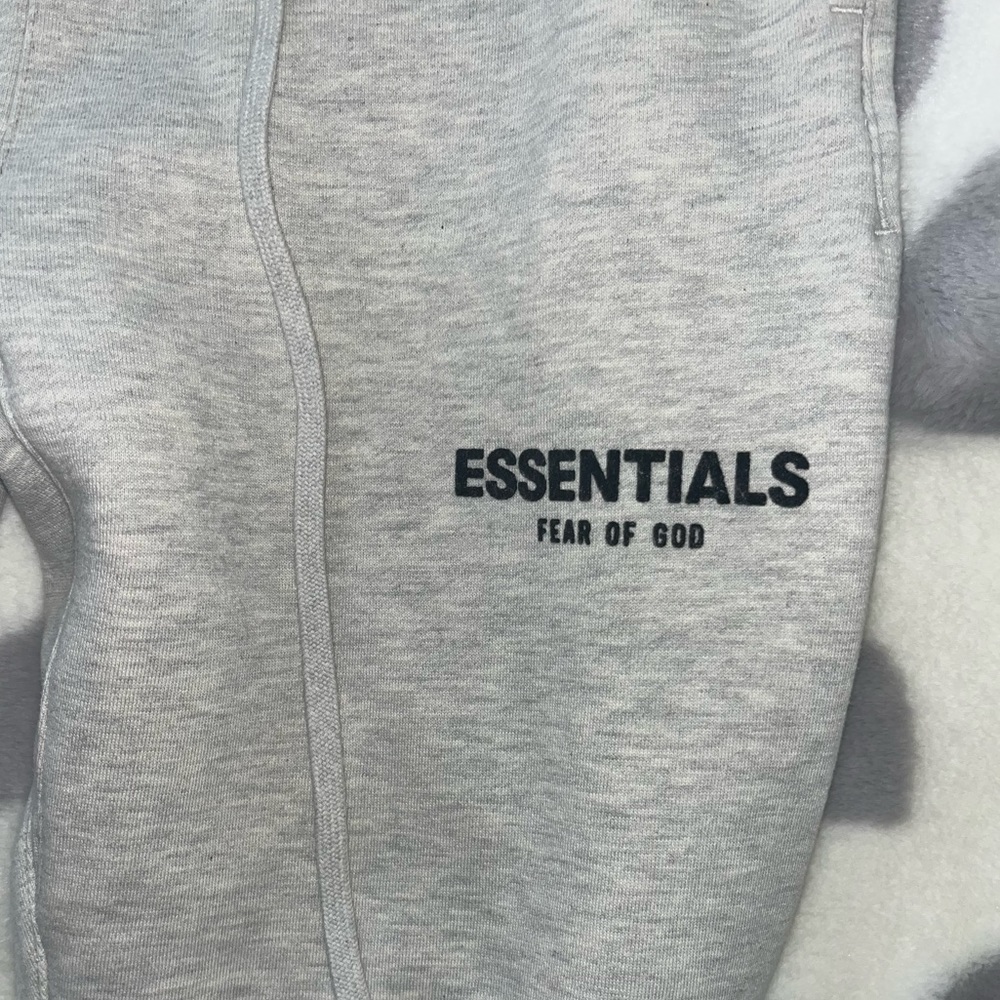 Fear of good men’s essential oatmeal sweatpants.